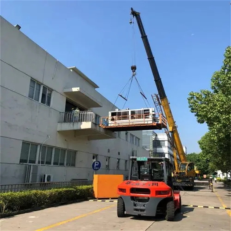 群英乡起重机司机十吊十不吊